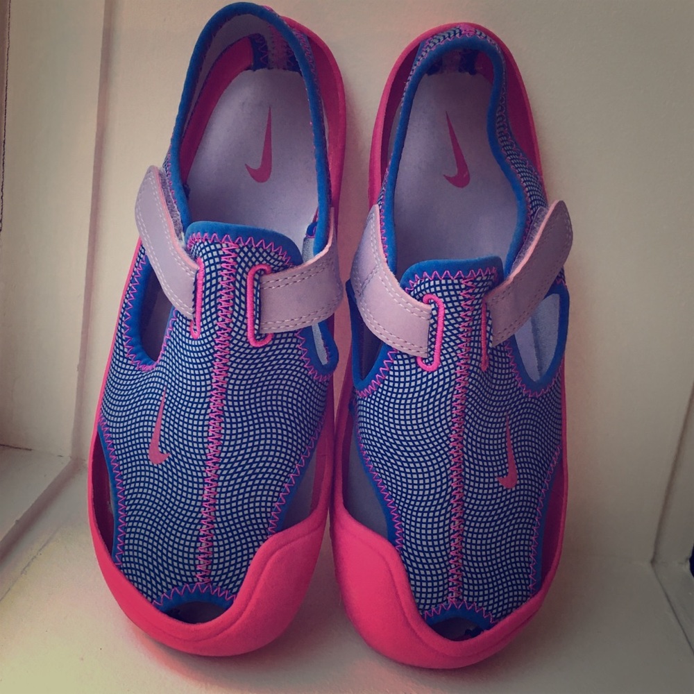 Nike Girls water shoes